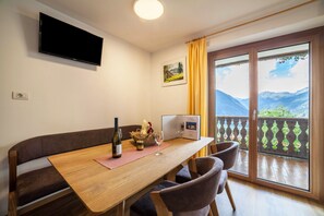 Dining - Fichtenhof Edelweiss' apartment with mountain views, shared garden and Wi-Fi (Tarces)