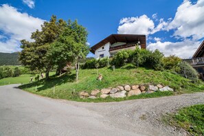 Exterior - Fichtenhof Edelweiss' apartment with mountain views, shared garden and Wi-Fi (Tarces)