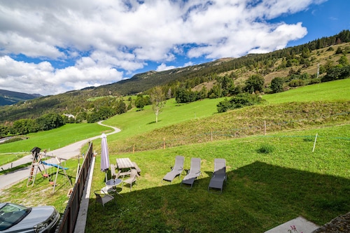 Ferienwohnung 'Fichtenhof Enzian' mit Bergblick, Gemeinschaftsgarten und WLAN