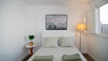 1 habitación, tabla de planchar con plancha, wifi gratis y ropa de cama