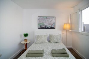 1 habitación, tabla de planchar con plancha, wifi gratis y ropa de cama 