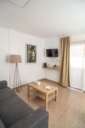 TV - Vacation Home 'Le Petit Paradise' with Shared Pool, Terrace & Wi-Fi (Adeje)