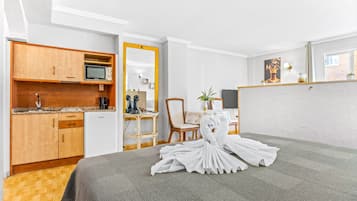 1 bedroom, free WiFi, bed sheets