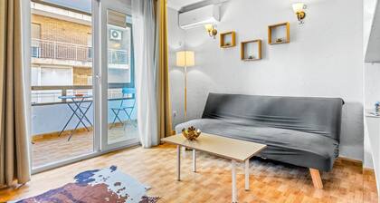 Apartment in 'Unique Hotel Apartment 3-2' with Balcony, Wi-Fi & Air Conditioning