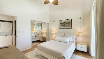 2 bedrooms, desk, iron/ironing board, travel crib