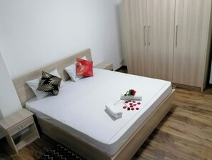 2 bedrooms, WiFi, bed sheets