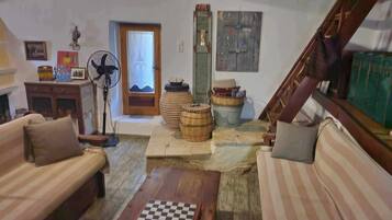 Televisión y chimenea