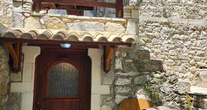 Ferienhaus 'Traditionelles Bauernhaus' mit Bergblick, privater Terrasse und eigenem Garten