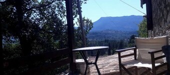 Holiday Home 'Traditional Farmhouse' with Mountain View, Private Terrace and Private Garden