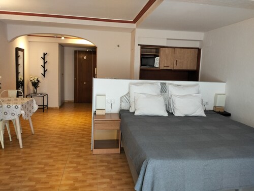 Apartment im 'Unique Apartahotel 2-3' mit Meerblick, WLAN und Klimaanlage