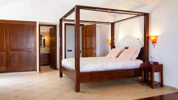4 bedrooms, iron/ironing board, free WiFi, bed sheets