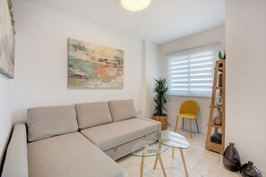 TV - Vacation Home 'Salitre Suites Tamara' with Sea View, Shared Pool & Wi-Fi (Tacoronte)