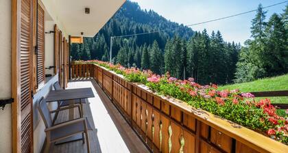Appartement 'Bachwiesl Hof Wies' avec vue sur la montagne, terrasse partagée et Wi-Fi