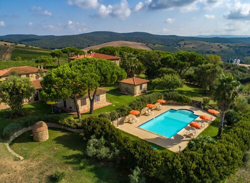 Apartment 'Riccio' with Shared Pool, Wi-Fi and Air Conditioning