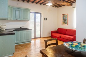 Interior - Apartment 'Farfalla' with Shared Pool, Wi-Fi and Air Conditioning (Montiano)