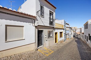 Exterior - Holiday Home 'Mdc - Muralhas Da Cidade' with Wi-Fi (Lagos)