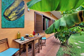 Outdoor dining - Guest House "Energy Garden" with Mountain View, Private Terraces & Wi-Fi (BAJAMAR)