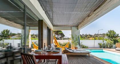 Ferienhaus 'Casa Praia Do Meco' mit Privatem Pool, Privater Terrasse und WLAN