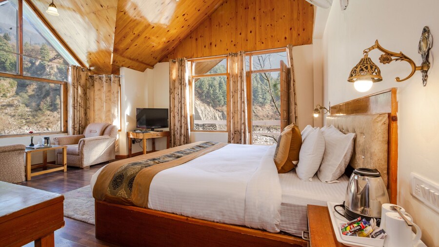 Vaayu Resorts And Spa Manali