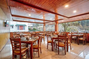 Restaurant - Vaayu Resorts And Spa Manali (Manali)