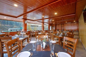 Restaurant - Vaayu Resorts And Spa Manali (Manali)