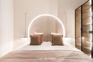 2 dormitoris, planxa i posts de planxar, un bressol de viatge i wifi