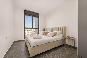 2 chambres, fer et planche à repasser, lit parapluie, Wi-Fi