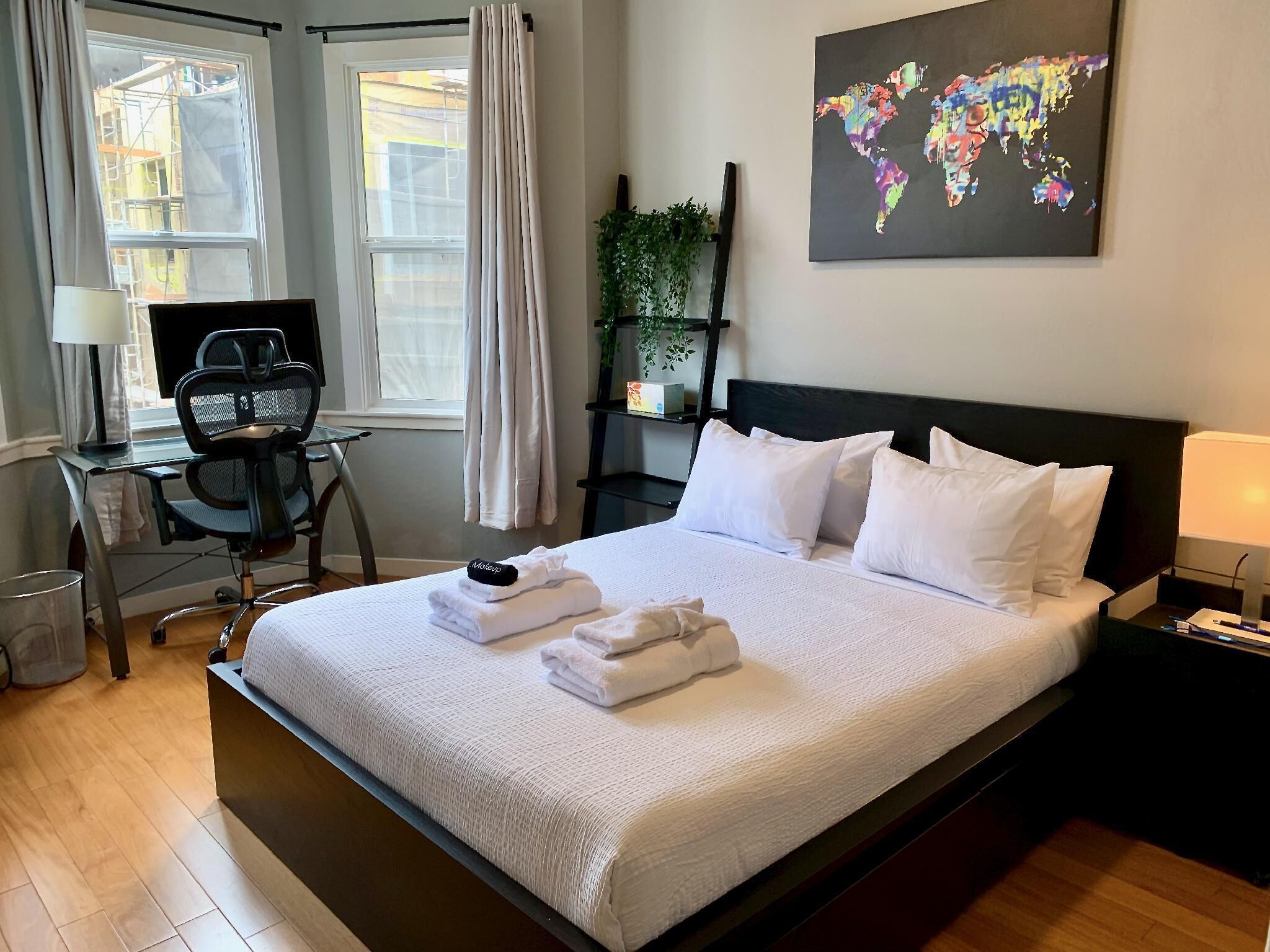 5 bedrm & 3 bath in Centrally located house in SF's SOMA district walking distance to Civic Center