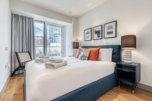 3 habitaciones, tabla de planchar con plancha, wifi y ropa de cama 