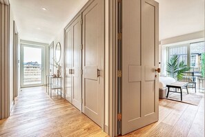 3 chambres, fer et planche à repasser, Wi-Fi, draps fournis