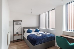 Desk, iron/ironing board, WiFi, bed sheets - Stay Zeni Studio in Alexandra Rise, Manchester (Manchester)