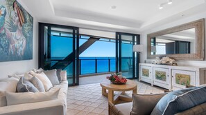 Smart TV - Jewel Stunning Ocean Views 2 Bed Apartment - CoastHM (Surfers Paradise)