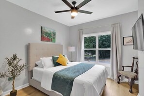 6 bedrooms, iron/ironing board, free WiFi, bed sheets
