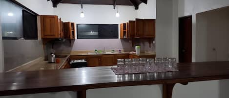 Microones i placa de cuina