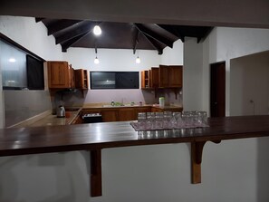 Micro-ondes, plaque de cuisson