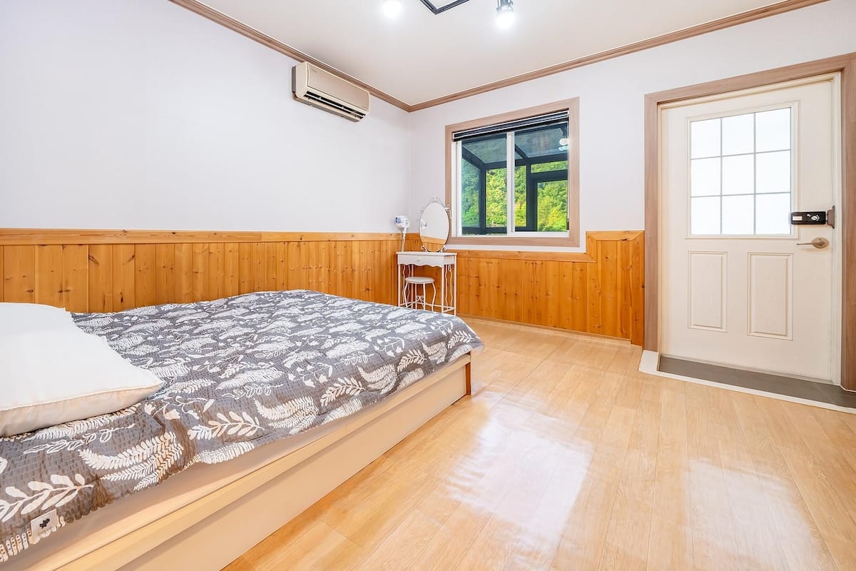 Basic Room, 1 Bedroom (jeonwon 2) | 1 bedroom, free WiFi