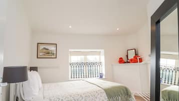 2 bedrooms, individually decorated, individually furnished, free WiFi