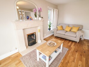 Living area - 12 Hillview (Buncrana)