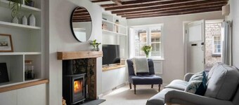 The Cottage, grade 2 listed with parking