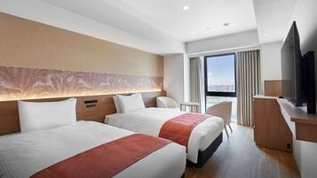 In-room safe, free WiFi, bed sheets