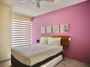 2 bedrooms, iron/ironing board, WiFi, bed sheets - Close to the airport (Cancún)