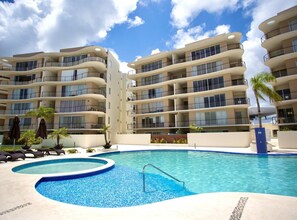 Pool - Close to the airport (Cancún)