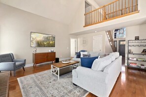 TV, fireplace, offices