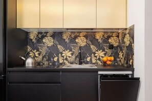 Fridge, stovetop, dishwasher, cookware/dishes/utensils - Krupówki 16A | Beautiful Apartment | Mountain View (Zakopane)