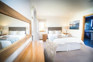 4 bedrooms, individually decorated, individually furnished, free WiFi