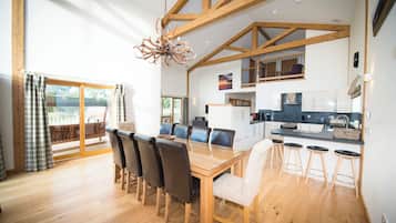 Fridge, dishwasher, electric kettle, toaster