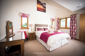 4 dormitorios, decoración individual, mobiliario individual