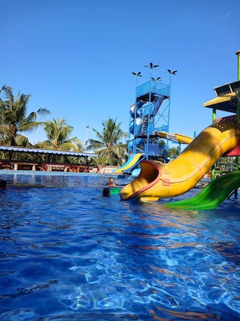 Indoor pool, outdoor pool