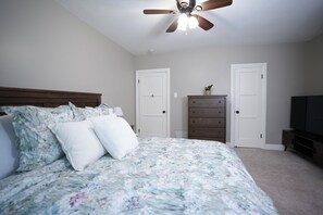 6 Schlafzimmer, Bügeleisen/Bügelbrett, WLAN, Bettwäsche