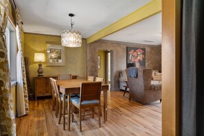 Dining - NW Hartford | 3 Bed, 1 Bath (Bend)